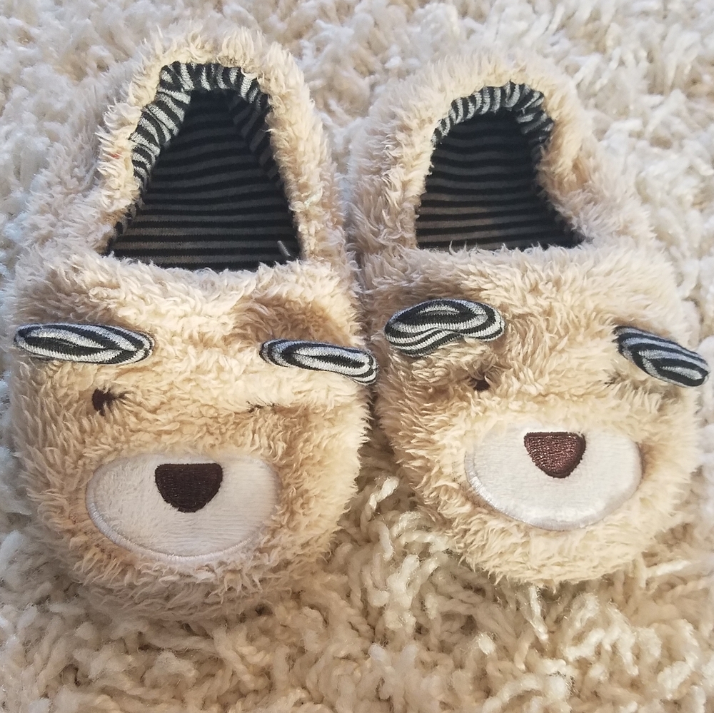 CUTEST SLIPPERS on the planet 🖤